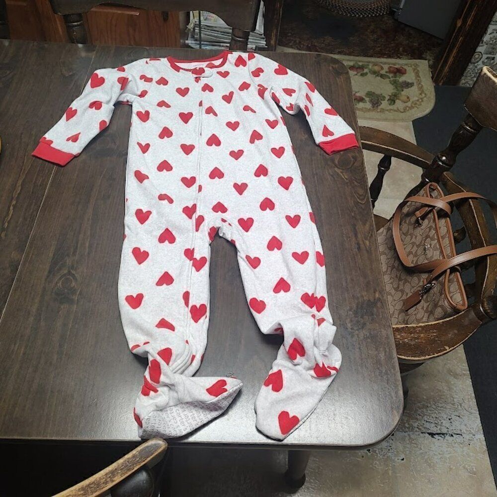 New Carter's Light Gray With Red Hearts Soft Fleece Sleeper Size Girl's 4T